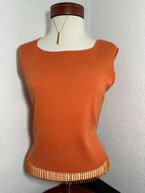 Vintage Clio Orange Knit Tank with beaded hem detail 75%silk & 25%cotton ✨